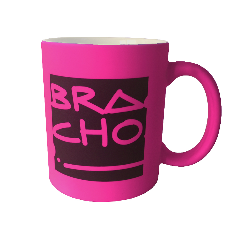 Taza personalizada fluor rosa logo Andrea Bracho